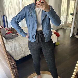 Slate & Willow Women’s Blue Moto Small Leather Jacket